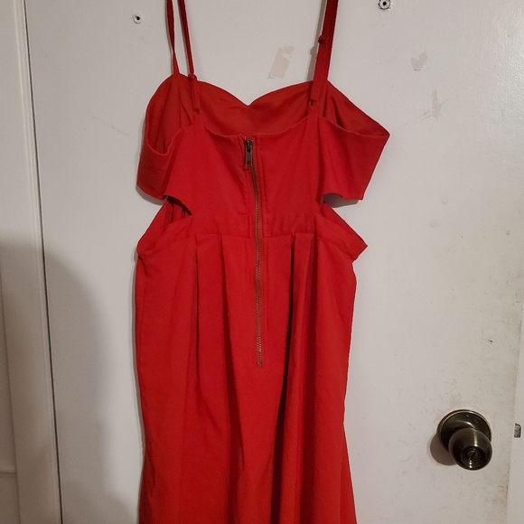 Red party dress - Picture 2 of 2